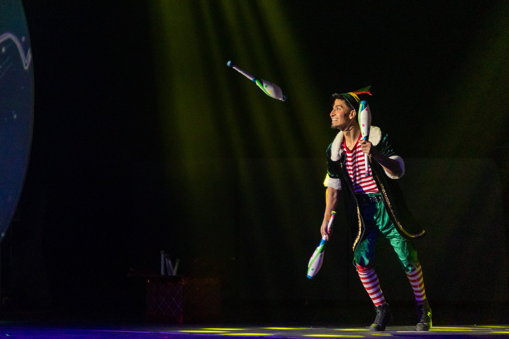 Holiday Dreams, A Spectacular Holiday Cirque Juggler