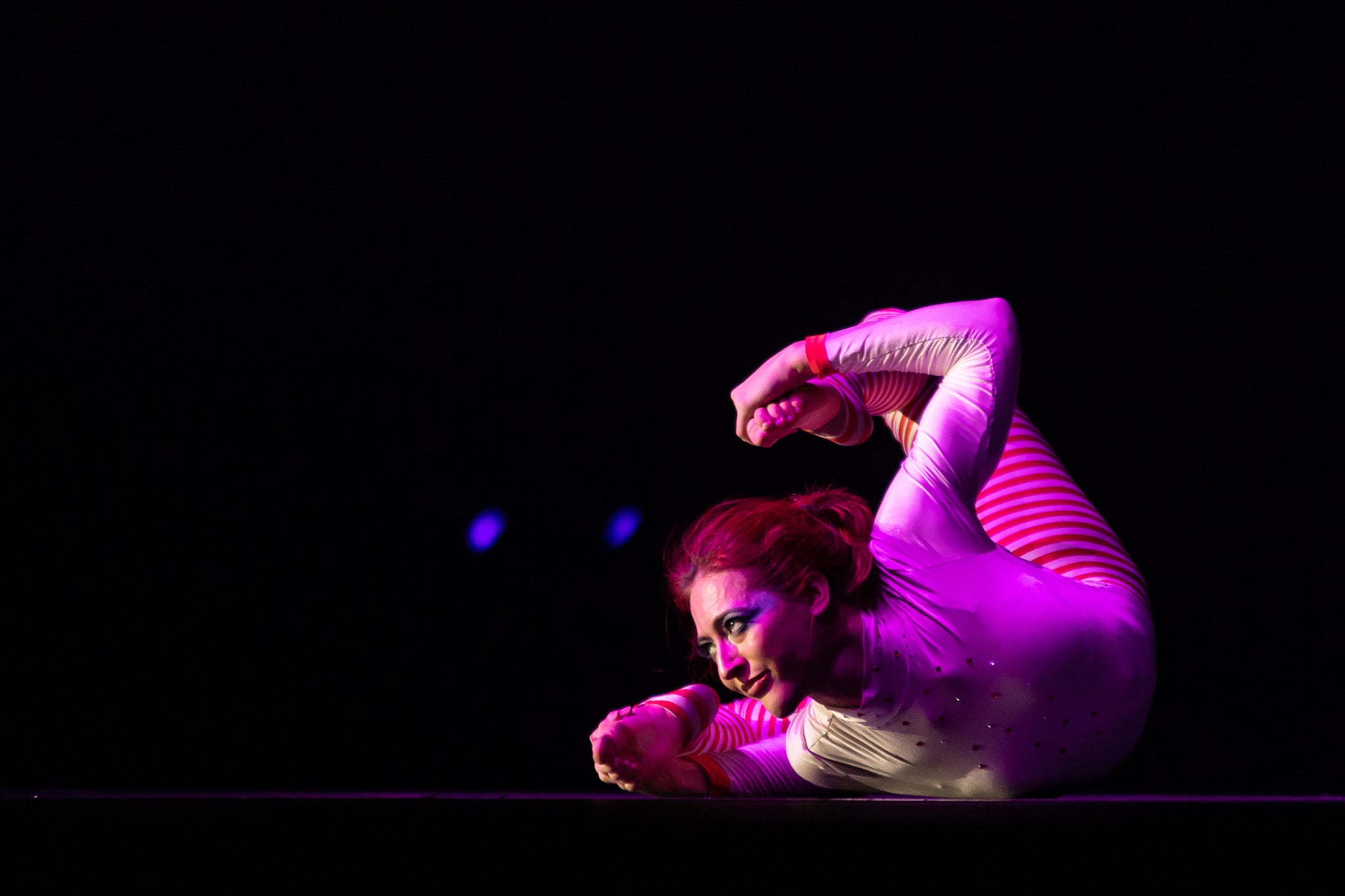 Holiday Dreams, A Spectacular Holiday Cirque Contortionist 