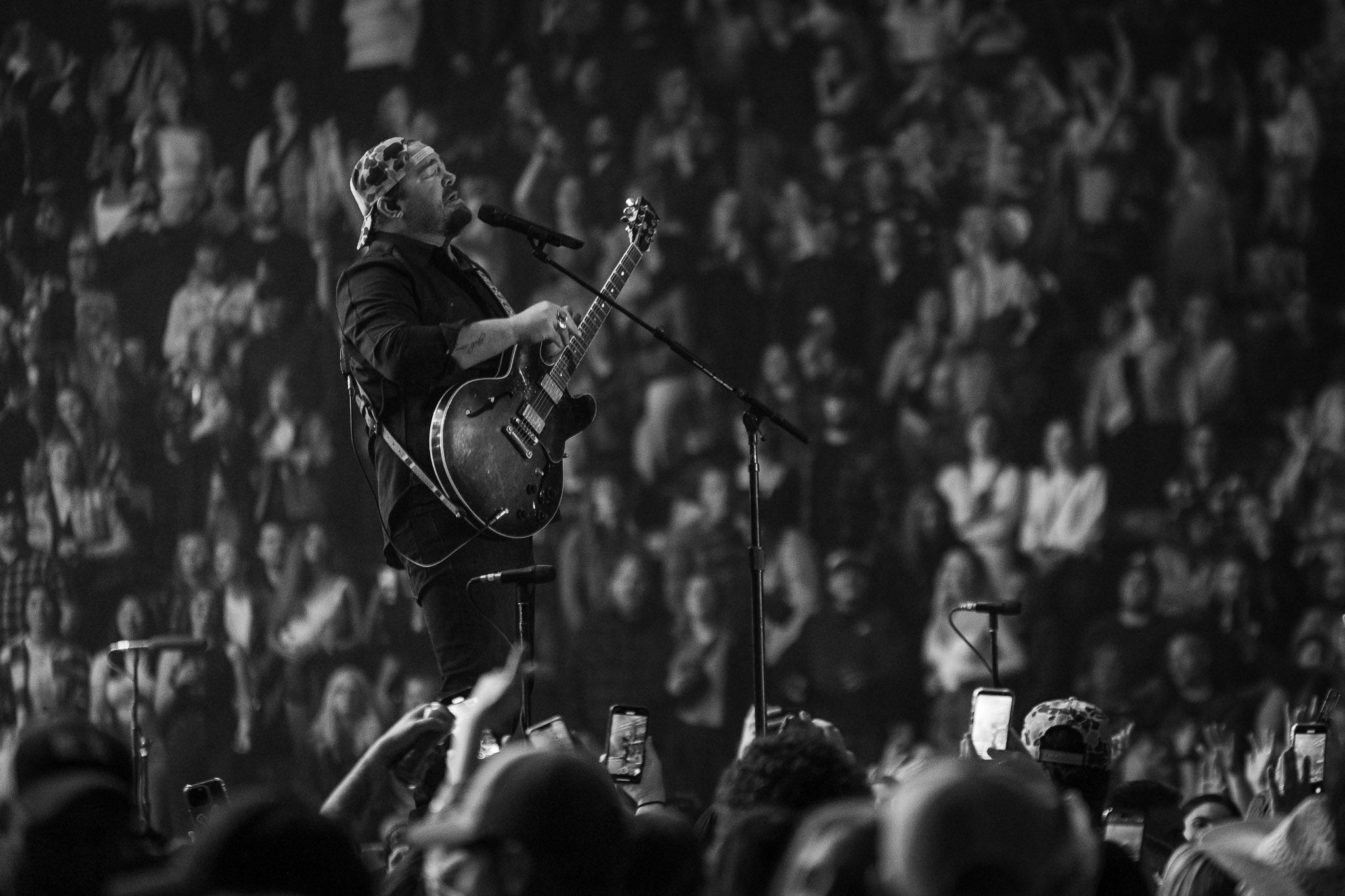 Lee Brice in crowd